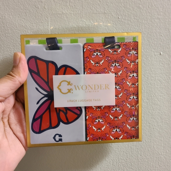 C WONDER 2 Pack Red Butterfly Luggage Tags - Picture 2 of 3